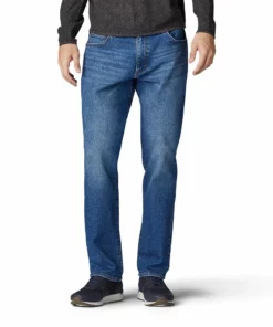 Men's Lee® Extreme Motion Straight-Leg Jeans